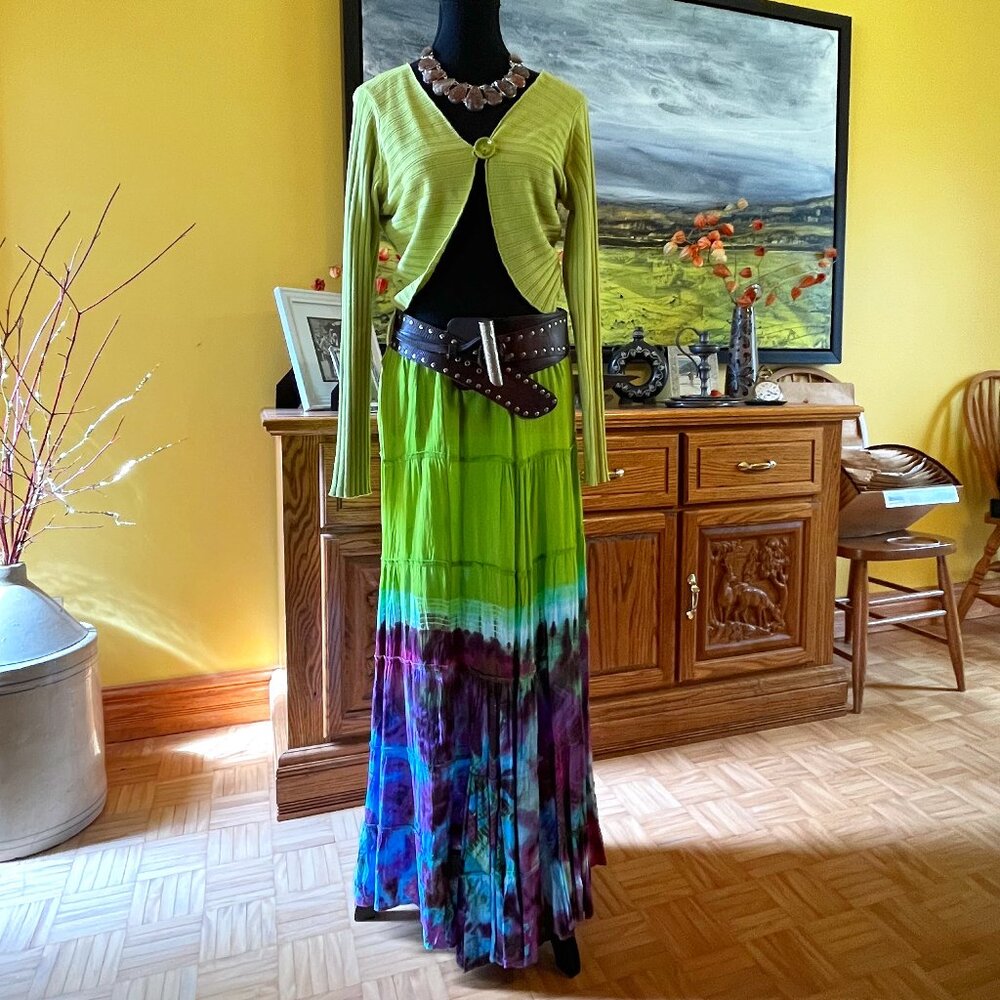Gorgeous Maxi Skirt Floor Length Flowy Tiered Boho Tie Dye Vintage